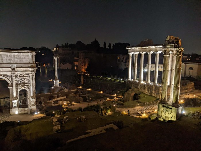 Das Forum Romanum im Dunklen